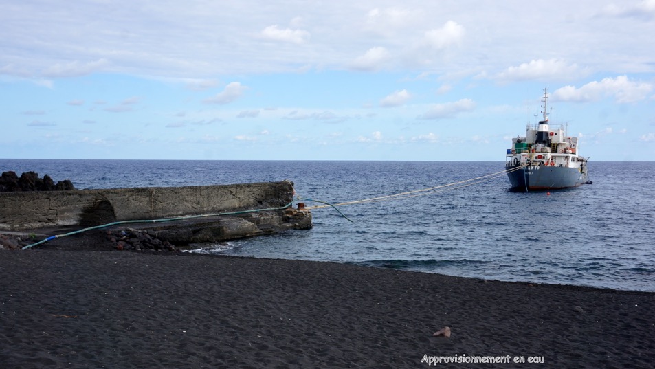 34 stromboli ravitaillement en eau